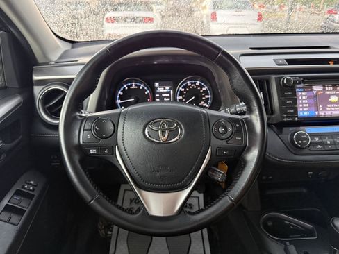 Used 2017 Toyota RAV4 XLE FWD image 14