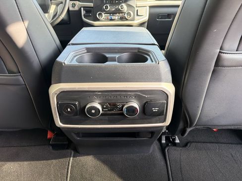 Used 2024 Ford Expedition XLT AWD/4WD image 23
