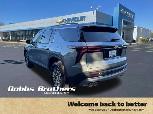 Used 2026 Chevrolet Traverse LT w/ Driver Confidence Package FWD image 6