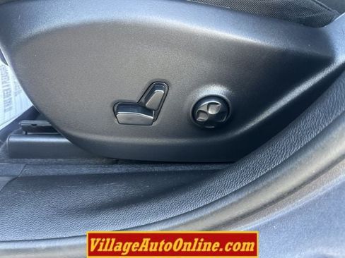 Used 2019 Jeep Cherokee Latitude Plus AWD/4WD image 12