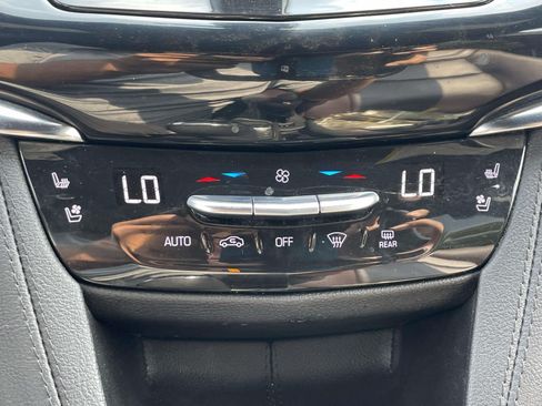 Used 2021 Cadillac XT6 Premium Luxury AWD/4WD image 31