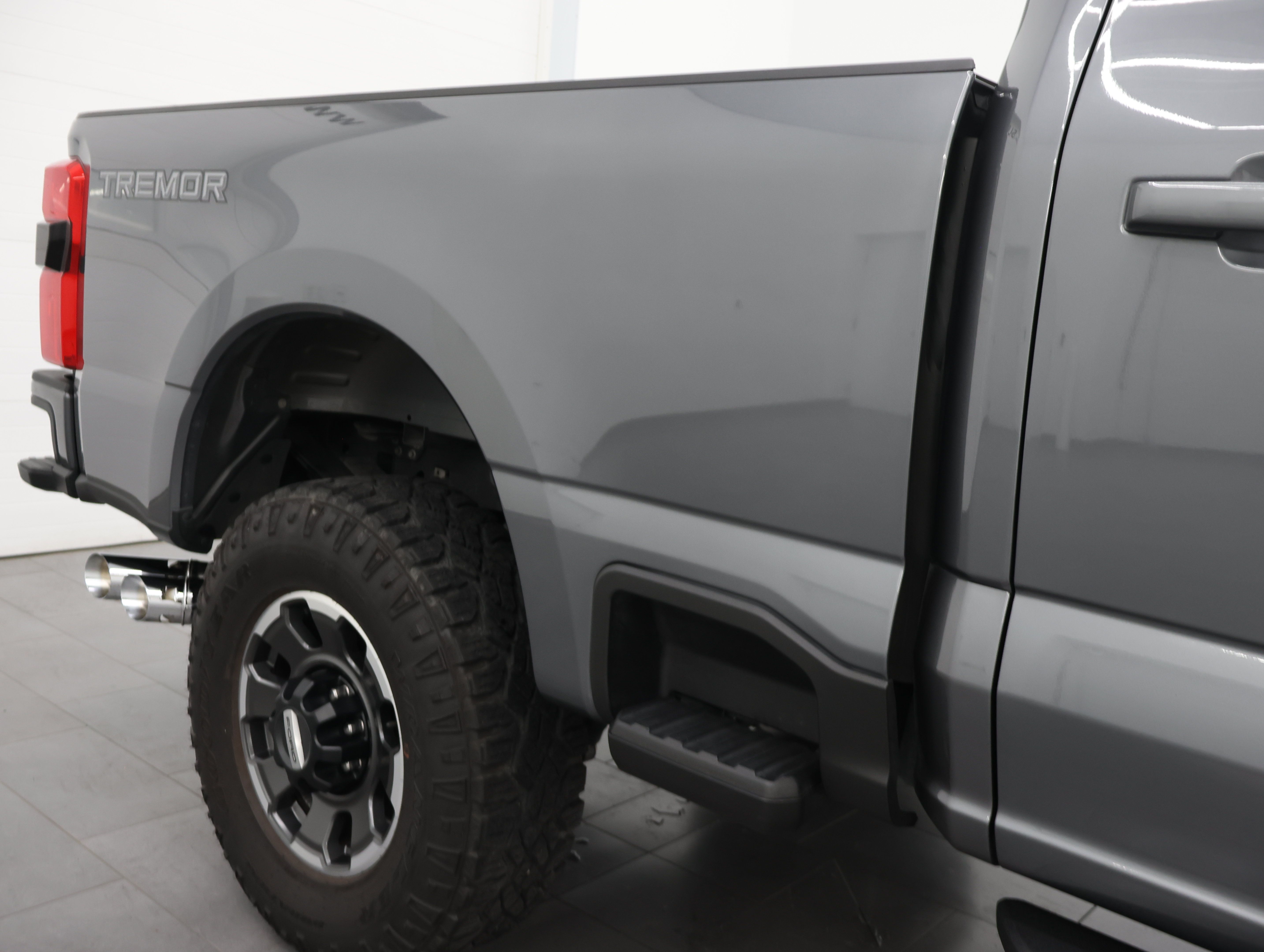 Used 2024 Ford F250 Lariat w/ Lariat Ultimate Package AWD/4WD image 31