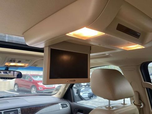 Used 2013 GMC Yukon XL Denali image 15