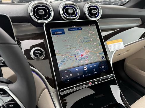 Used 2026 Mercedes-Benz GLC 300 4MATIC image 16