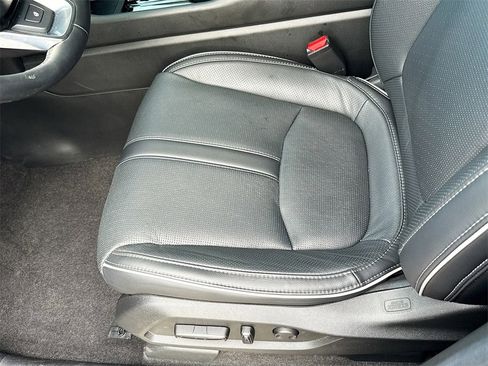 Used 2025 Honda Pilot Elite image 21