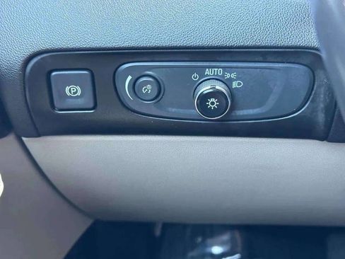 Used 2020 Buick Enclave Essence w/ Sound and Sites Package image 31