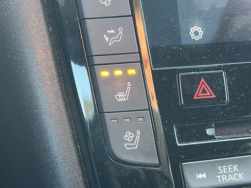 Certified 2023 INFINITI QX55 Essential image 13