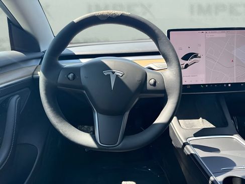 Used 2021 Tesla Model 3 Standard Range Plus RWD image 9