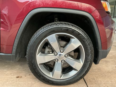 Used 2016 Jeep Grand Cherokee Limited w/ Luxury Group II image 28