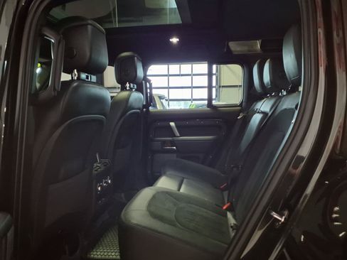 Used 2023 Land Rover Defender 110 V8 AWD/4WD image 13