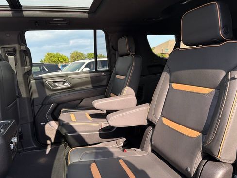 Used 2024 GMC Yukon XL AT4 w/ Technology Package AWD/4WD image 17