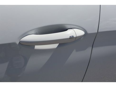 Used 2023 Chevrolet TrailBlazer RS image 40