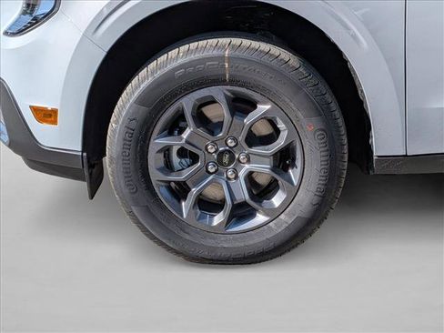 New 2025 Ford Maverick XLT image 10