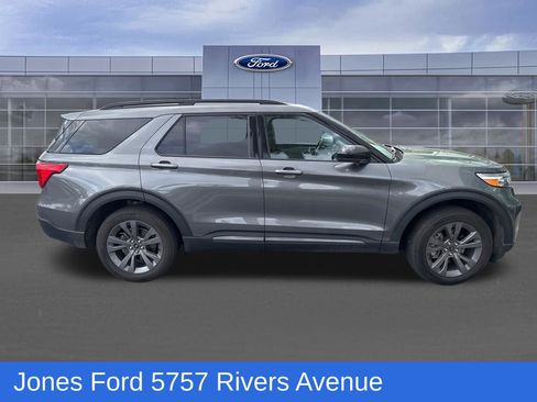 Used 2023 Ford Explorer XLT w/ Equipment Group 202A AWD/4WD image 3