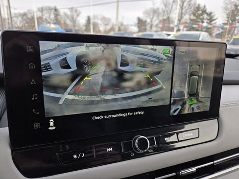 Used 2025 Mitsubishi Outlander SE image 12