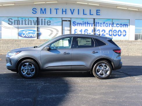 New 2026 Ford Escape ST-Line w/ Tech Pack #1 image 2