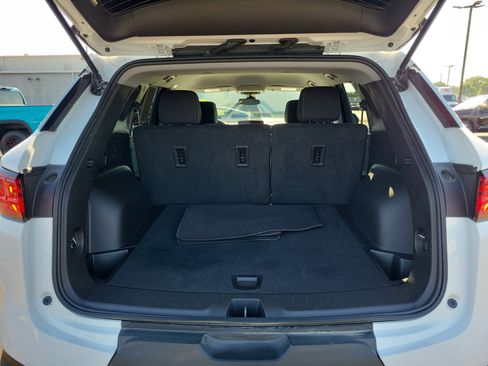Used 2025 Chevrolet Blazer LT AWD/4WD image 8