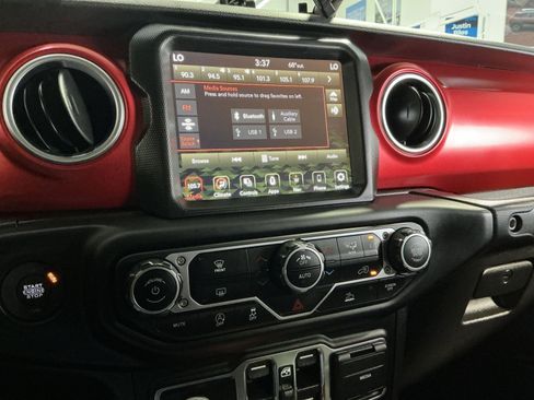 Used 2023 Jeep Gladiator Rubicon w/ Trailer Tow Package AWD/4WD image 19