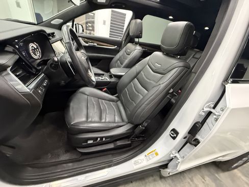 Used 2022 Cadillac XT6 Sport w/ Platinum Package AWD/4WD image 12