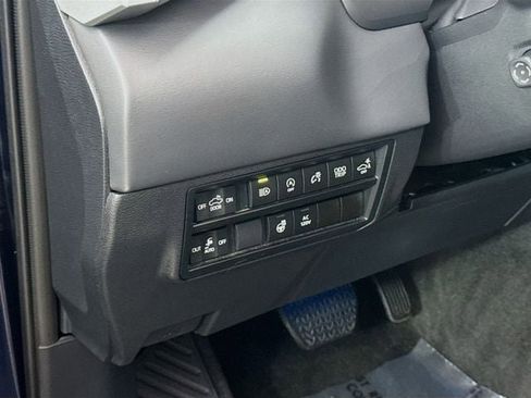 Used 2024 Toyota Tundra Platinum image 12