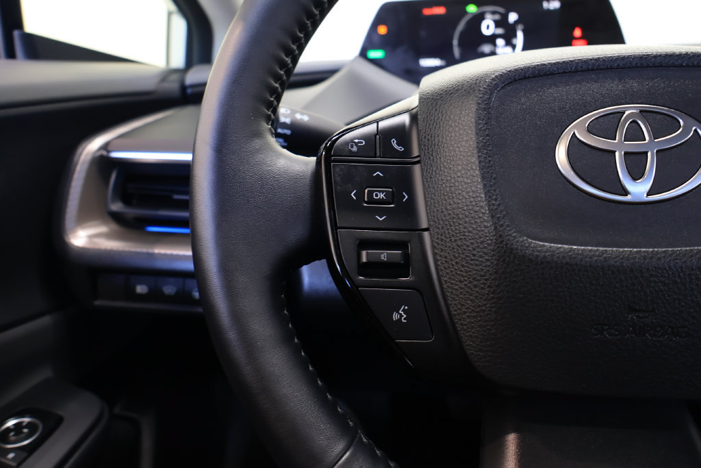 Used 2024 Toyota Prius XLE AWD/4WD image 24