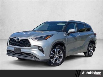 Used 2023 Toyota Highlander XLE