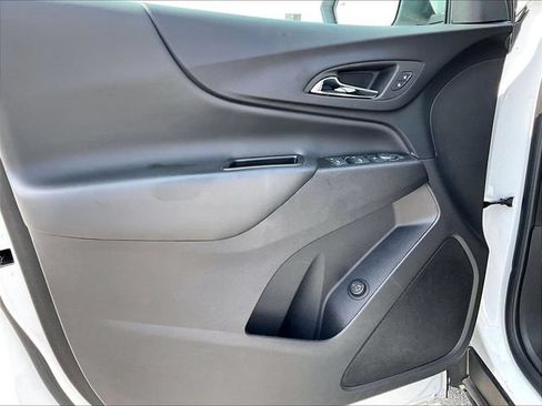 Used 2024 Chevrolet Equinox LT FWD image 9