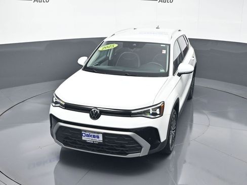 Used 2025 Volkswagen Taos SE FWD image 46