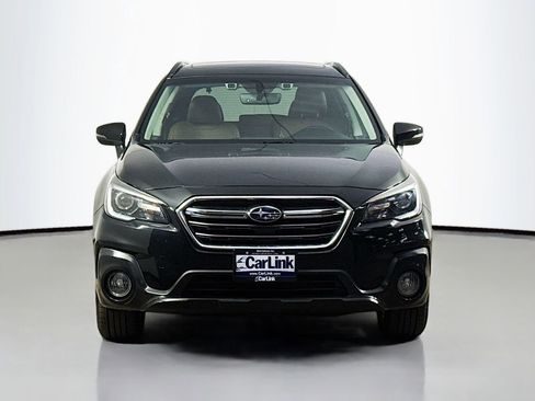 Used 2018 Subaru Outback 3.6R Touring AWD/4WD image 2