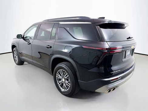 Used 2025 Chevrolet Traverse LT image 5
