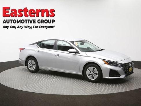 Used 2023 Nissan Altima 2.5 S FWD image 46