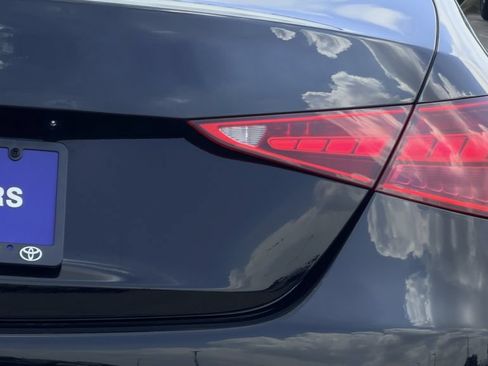 Used 2025 Mercedes-Benz C 300 Sedan image 10