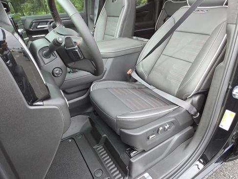 New 2026 GMC Sierra 1500 AT4X w/ LPO, Black Badging Package AWD/4WD image 32