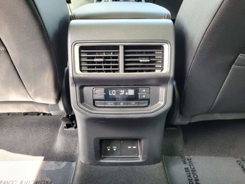 Certified 2025 Volkswagen Atlas Peak Edition SE AWD/4WD image 17
