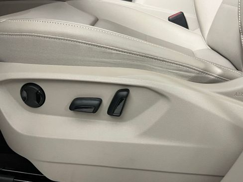 Used 2023 Volkswagen Atlas SE image 23