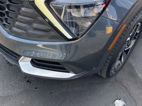 Used 2023 Kia Sportage LX image 9