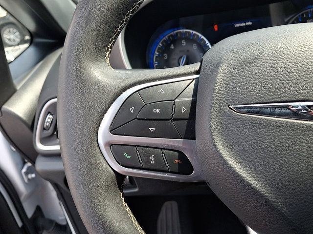 Used 2025 Chrysler Pacifica Select FWD image 22