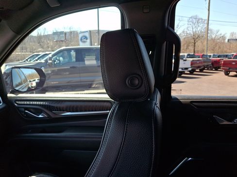 Used 2021 GMC Yukon Denali image 17