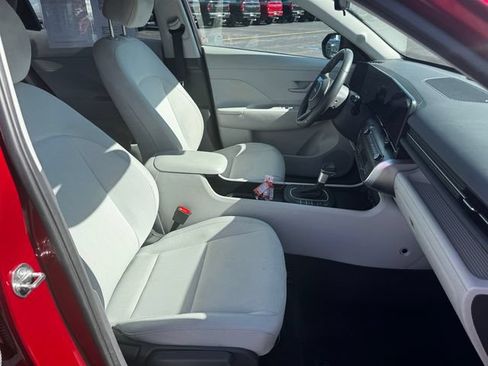 Used 2025 Hyundai Kona SEL AWD/4WD image 14