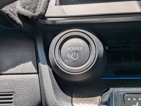 Used 2024 Toyota Prius XLE FWD image 29