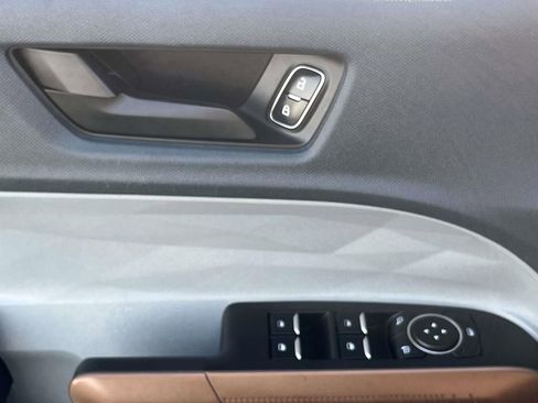 Used 2023 Ford Maverick Lariat w/ Equipment Group 500A Standard image 16