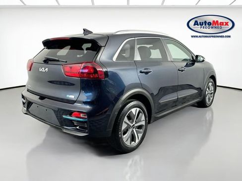 Used 2022 Kia Niro EX w/ Cold Weather Package image 2