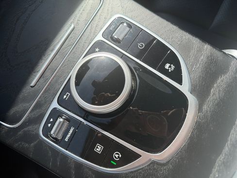 Used 2019 Mercedes-Benz GLC 300 GLC 300 w/ Parking Assistance Package image 40