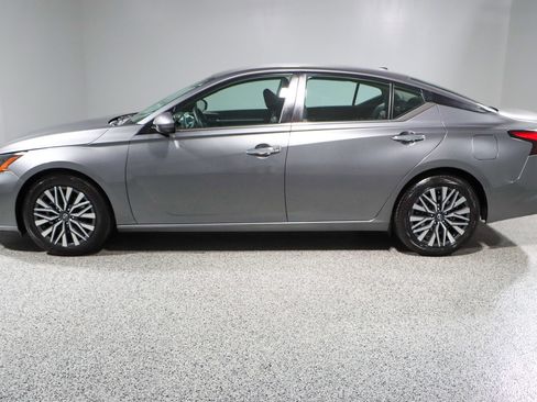 Used 2023 Nissan Altima 2.5 SV image 10