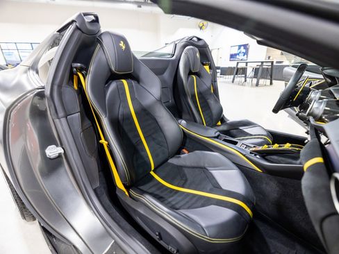 Used 2023 Ferrari 812 GTS image 37