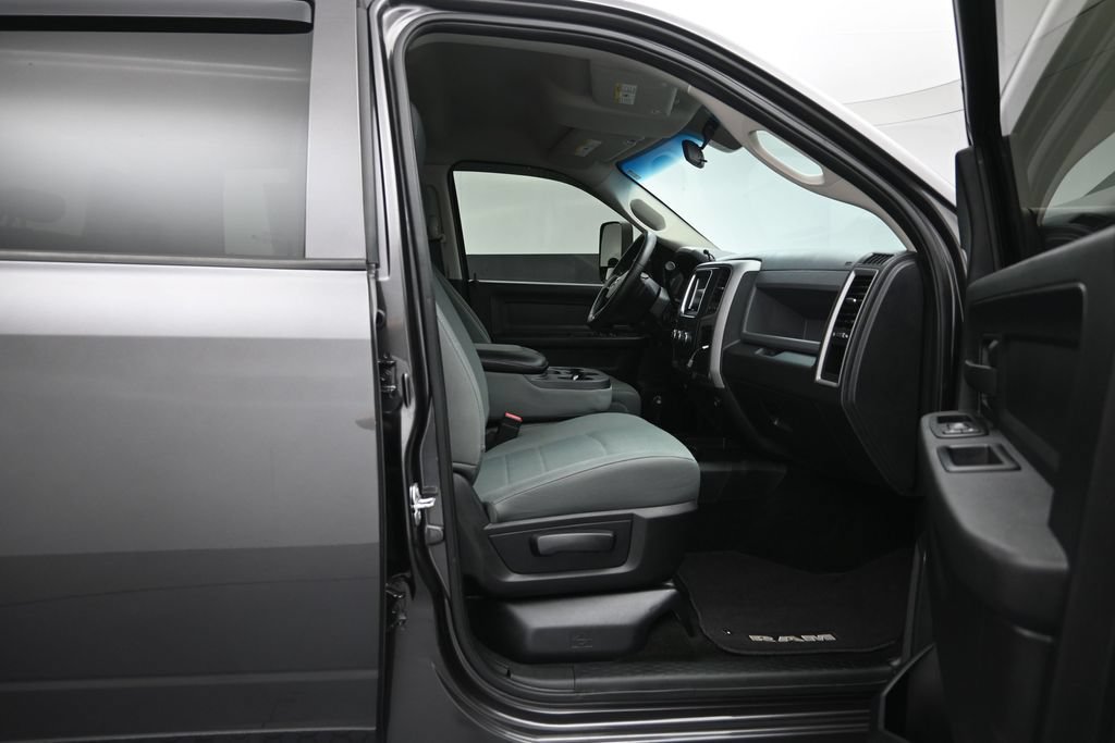 Used 2016 RAM 2500 Tradesman w/ Chrome Appearance Group AWD/4WD image 25