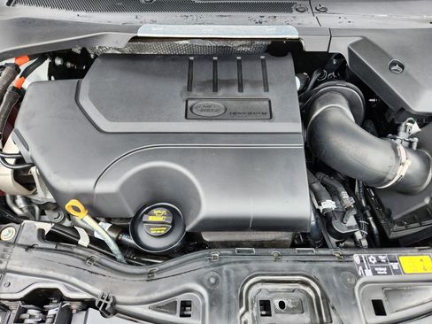 Certified 2025 Land Rover Discovery Sport S image 9