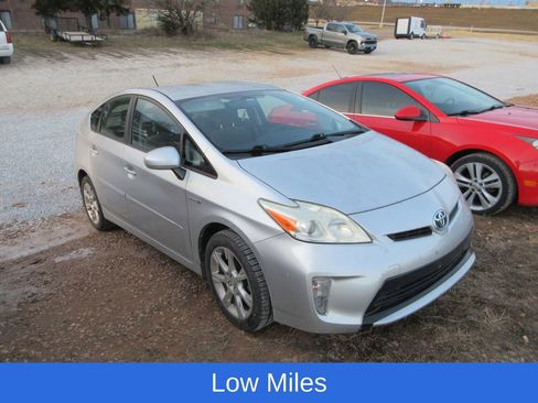 Used 2014 Toyota Prius Four image 2