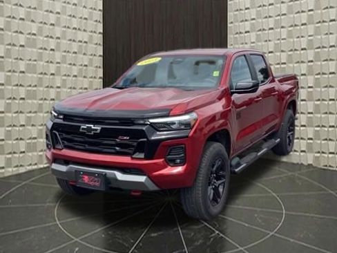 Used 2023 Chevrolet Colorado Z71 w/ Z71 Convenience Package 2 AWD/4WD image 12