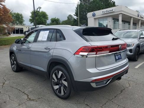 Certified 2025 Volkswagen Atlas Cross Sport SE w/ Panoramic Sunroof Package FWD image 6